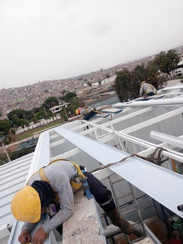 Instalacion de techo TR4 - Planta Ovosur