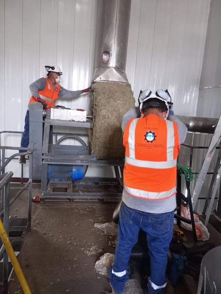 Instalacion de ductos - Planta Ovosur