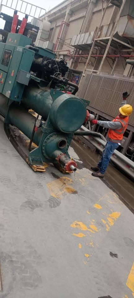 Maniobra de instalacion de equipos - Planta Solpack